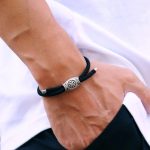 style avec bracelet corde
