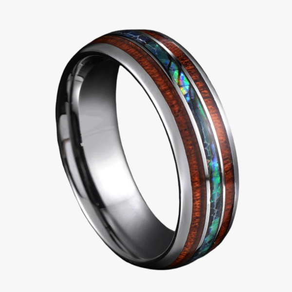 Vue de profil de la bague homme arrondie en bois et tungstène inrayable