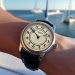Montre-Homme-retro-Quartz-au-poignet