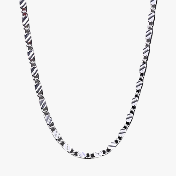 Chaine collier homme argent 925 argentée maille plate striée vue de face fond blanc