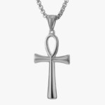 Collier croix homme ankh égyptienne acier inoxydable argenté chaîne vénitienne fond blanc