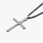 Collier homme argent pendentif croix strass cristaux blancs chaîne maille vénitienne fond blanc