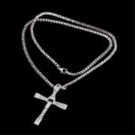 Collier homme argent pendentif croix strass cristaux blancs chaîne maille vénitienne fond noir