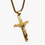 Collier croix homme crucifix acier inoxydable doré pendentif jésus relief sculpté vue de côté chaîne maille vénitienne