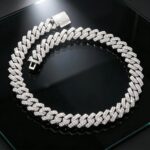 Collier homme gourmette cubaine iced out zircon blanc acier inoxydable fond miroir