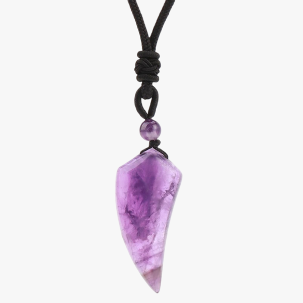 Collier homme pendentif améthyste violet pointe pierre naturelle cordon noir fond blanc