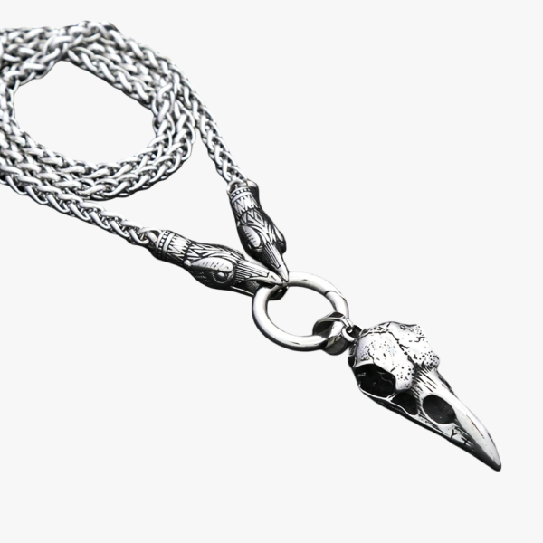 Collier homme pendentif crane de corbeau viking argent acier inoxydable vue cote