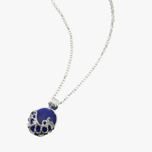 Collier homme pendentif ovale pierre bleue acier inoxydable argenté filigrane fond blanc