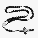 Collier homme perle de bois noir croix crucifix noire Christ argente medaille saint benoit argentee