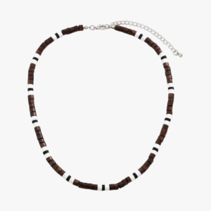 Collier ras de cou homme perles heishi bois marron blanc et noir style surf vue complète fond blanc
