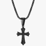 Collier pendentif croix gothique en acier inoxydable noir gravure arabesque chaîne maille vénitienne homme