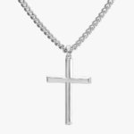 Collier pendentif croix homme argent 925 chaîne cubaine 50 cm fond blanc