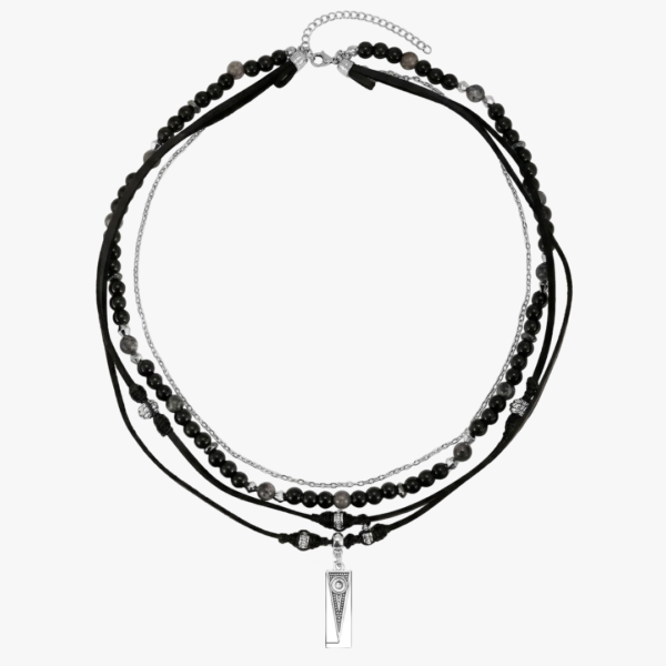 Collier pendentif homme triangle argenté perles onyx noires multi-rangs cordon noir chaîne argent fermoir vue à plat fond blanc