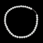 Collier perle homme blanc nacré 10mm fermoir homard acier fond noir
