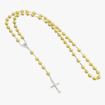 Collier perle homme chapelet jaune pendentif crucifix argenté médaillon vierge fond blanc